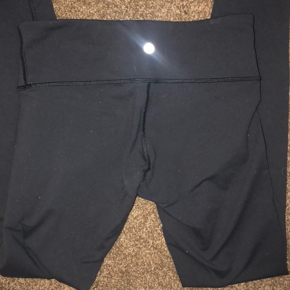 SOLD. Lululemon Wunder unders - Picture 3 of 5